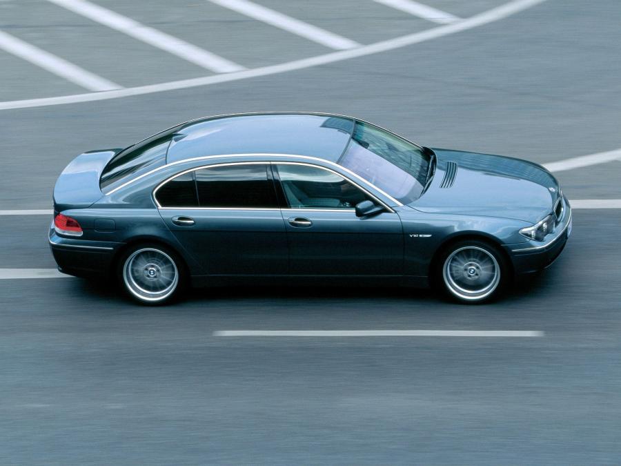  BMW 760Li 2003 года  (фото 9 из 16)